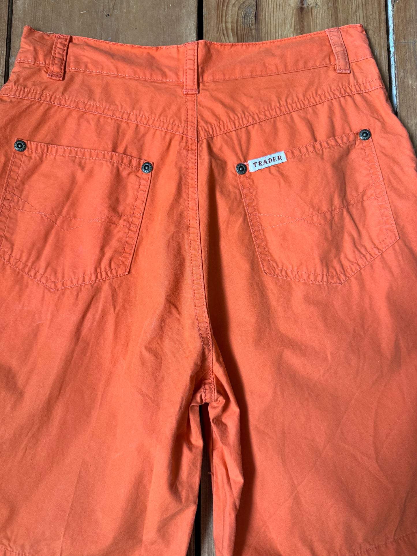 Y2K kids shorts. Vintage orange kids shorts from The Trader Jeans Company. Lightweight Y2K cotton summer shorts in age 10. Handpicked for Bee Tiny kids vintage.
