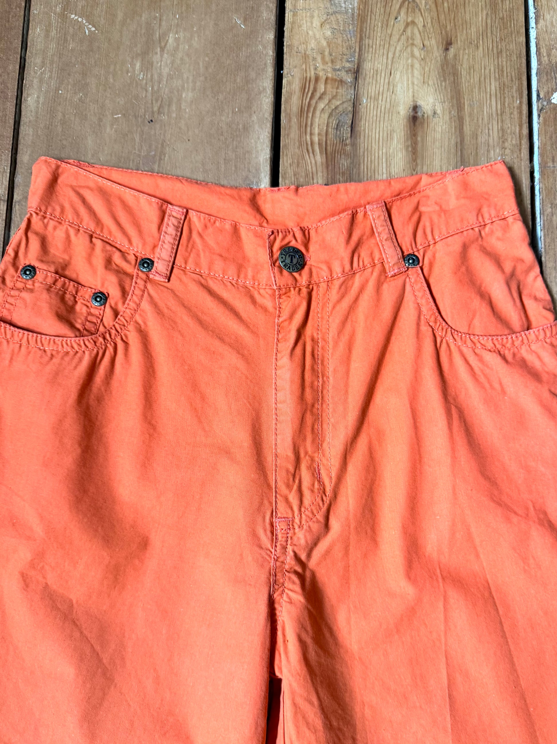 Y2K kids shorts. Vintage orange kids shorts from The Trader Jeans Company. Lightweight Y2K cotton summer shorts in age 10. Handpicked for Bee Tiny kids vintage.