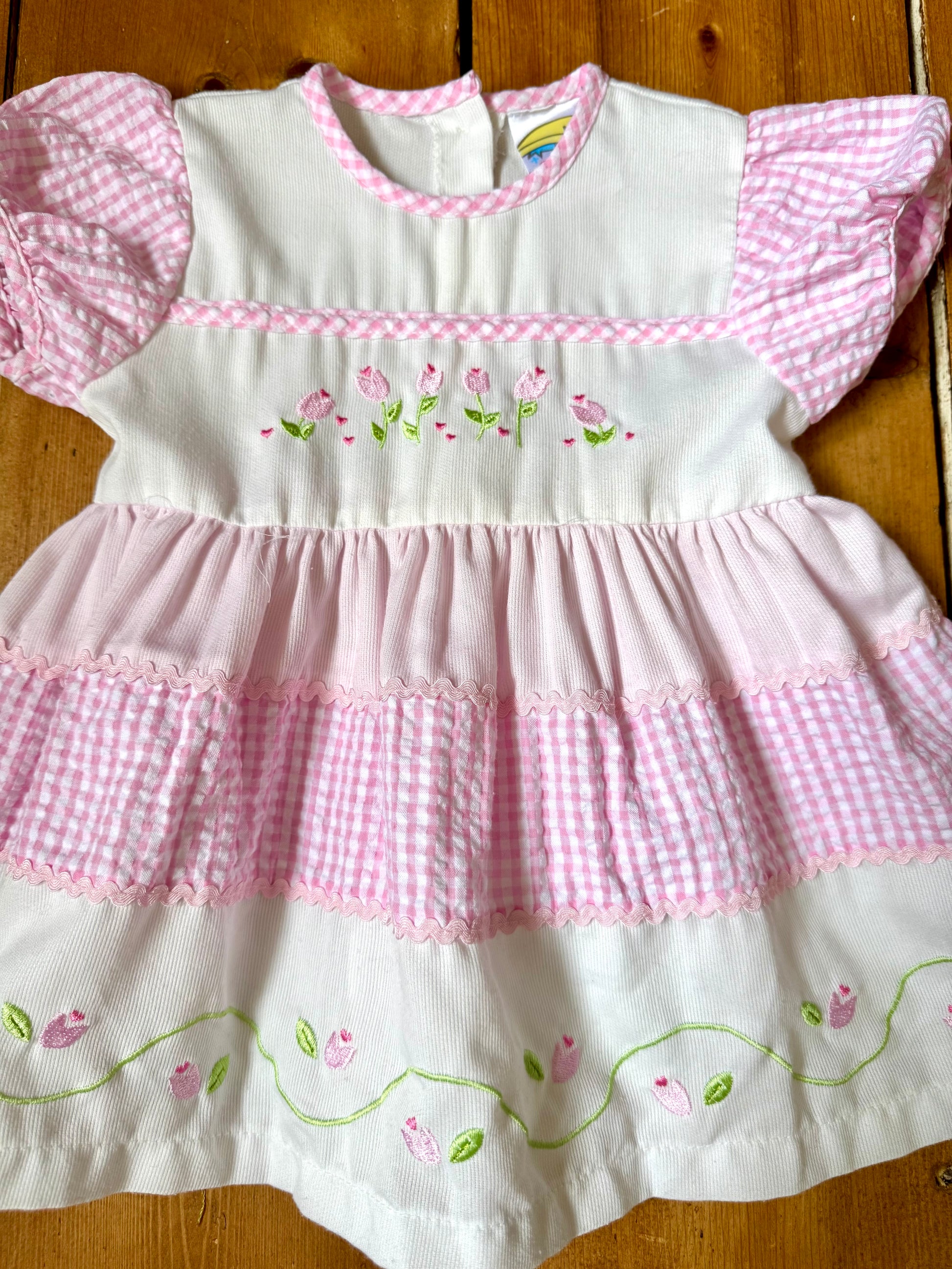 Vintage pink gingham toddler dress with embroidered tulips and puff sleeves. Authentic late 80s/early 90s children's dress. Handpicked for Bee Tiny.