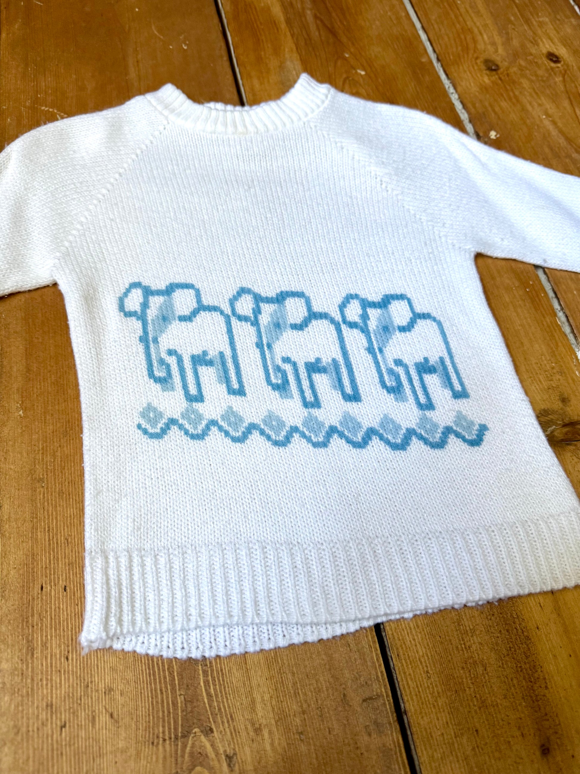 Vintage kids elephant knit jumper. Age 1 year. Handpicked for Bee Tiny kids vintage. 