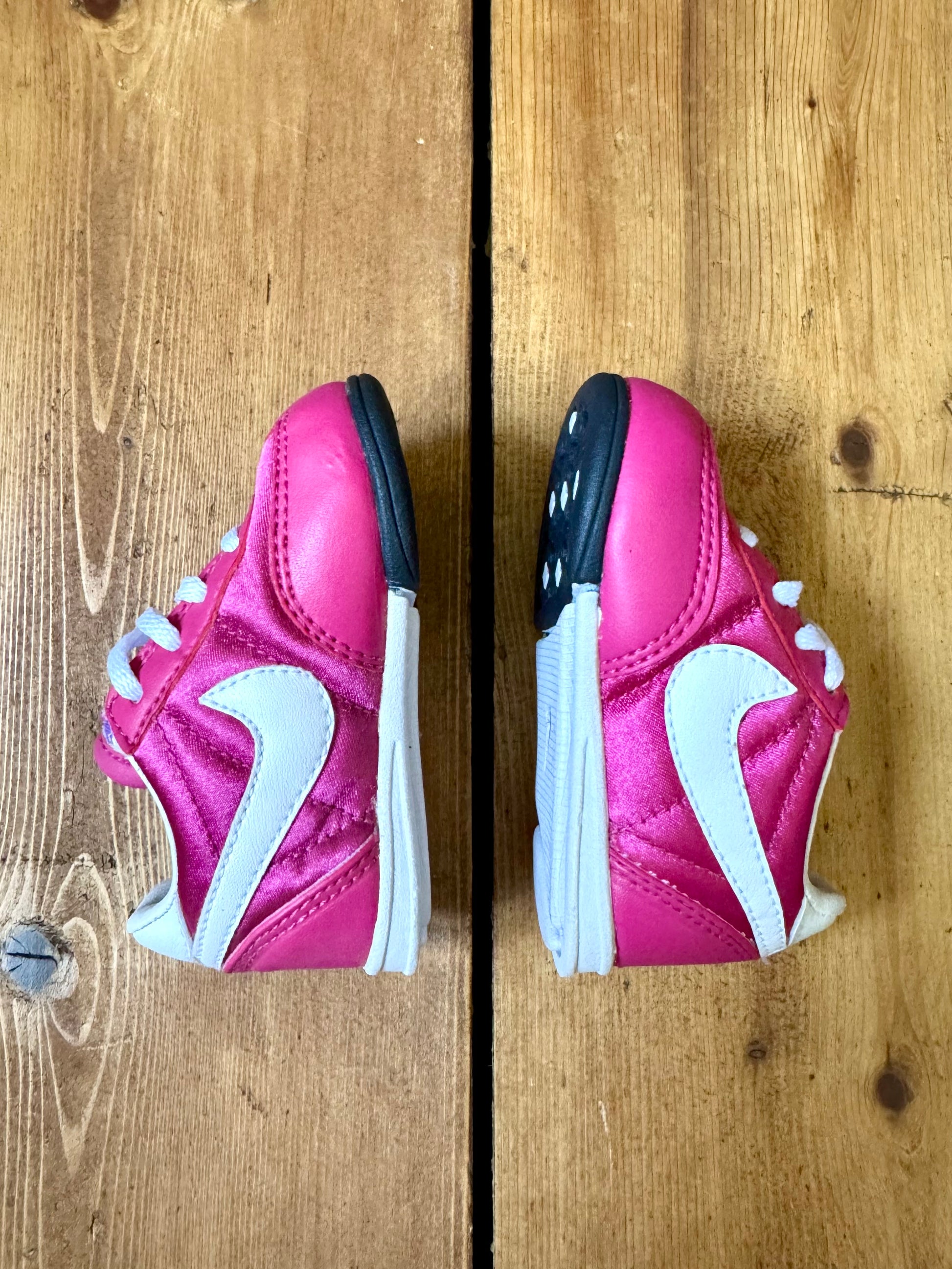 Rare Nike Sprint Sisters pink infant trainers. Size UK 2. Handpicked for Bee Tiny kids vintage. 