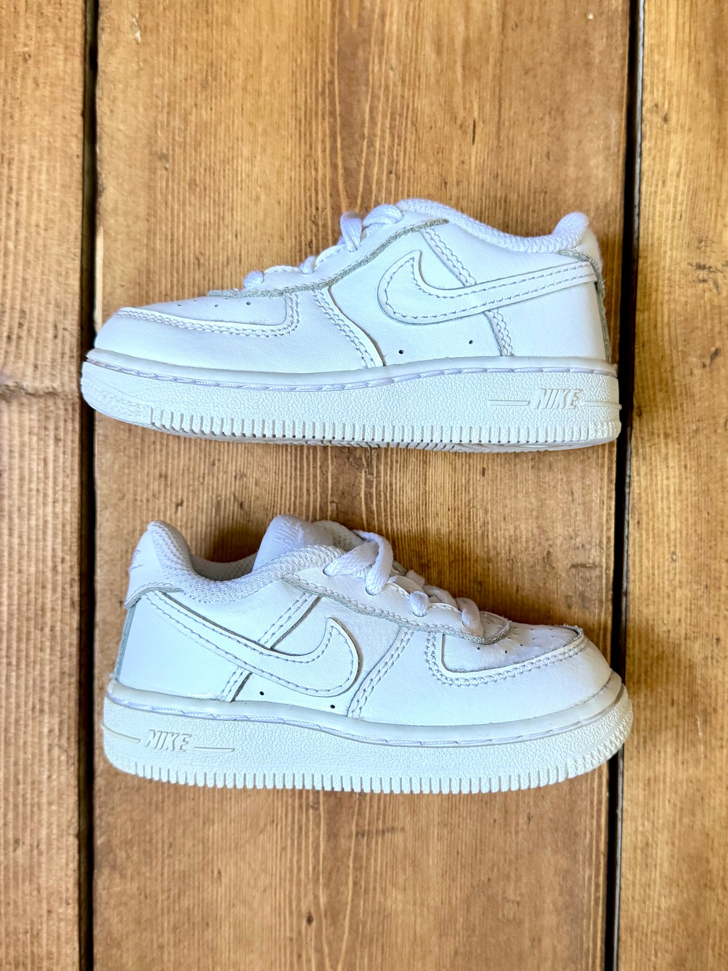 Nike white air force 1 infant trainers. Size UK 5.5. Handpicked for Bee Tiny kids vintage. 