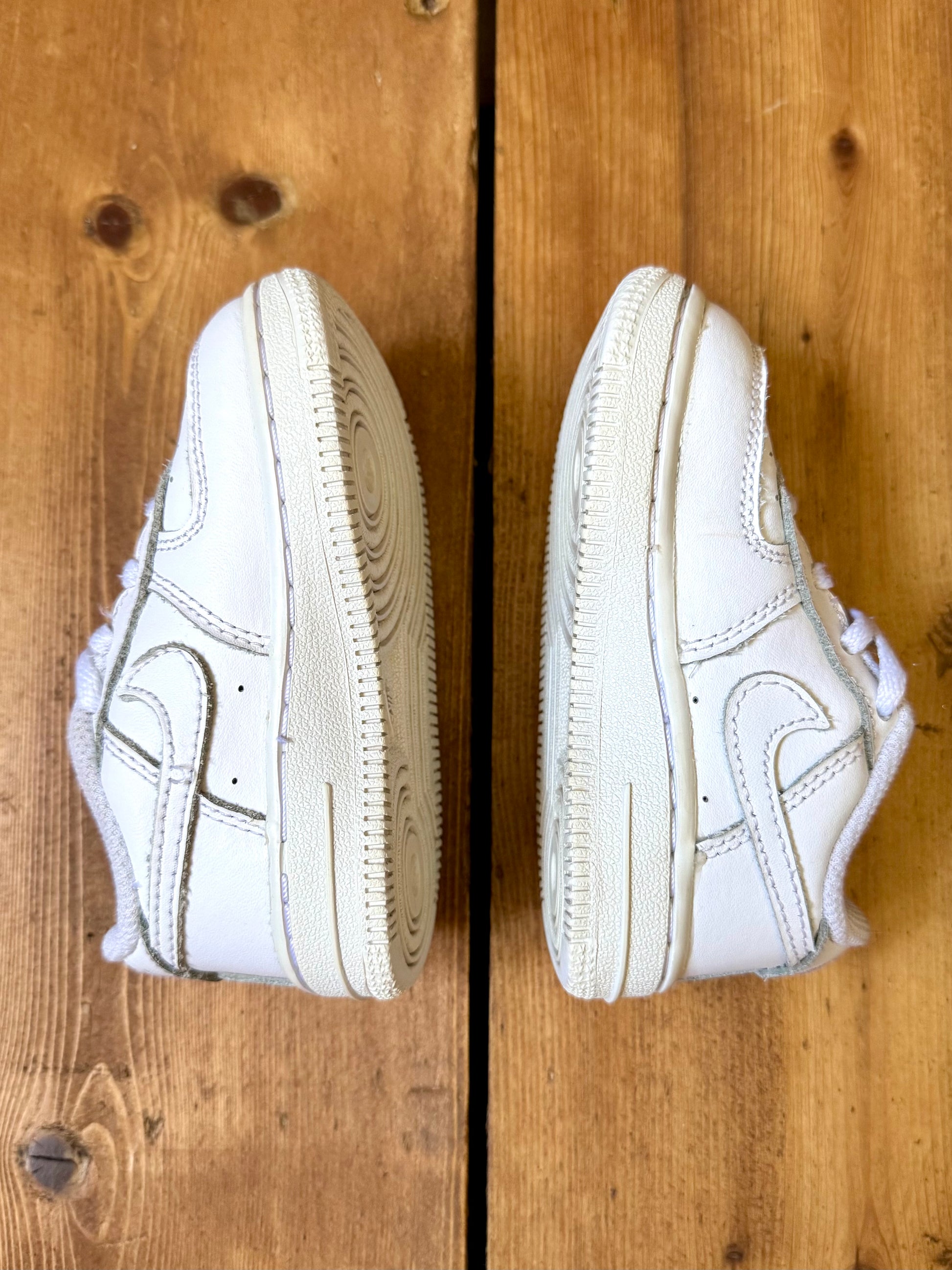 Nike white air force 1 infant trainers. Size UK 5.5. Handpicked for Bee Tiny kids vintage. 