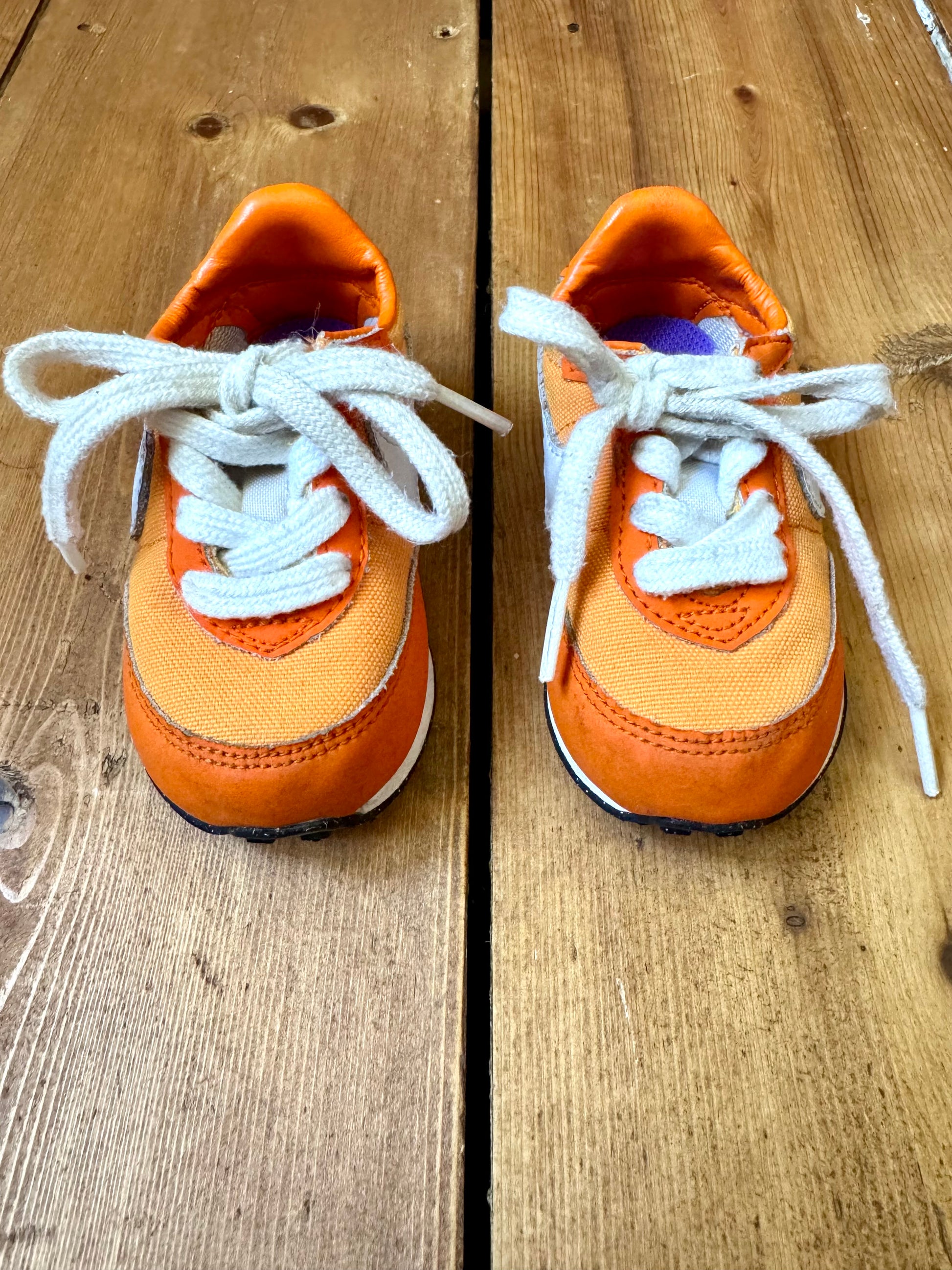 Nike player one Wally Waffle orange and purple infant trainers. Size UK 3.5. Handpicked for Bee Tiny kids vintage. 