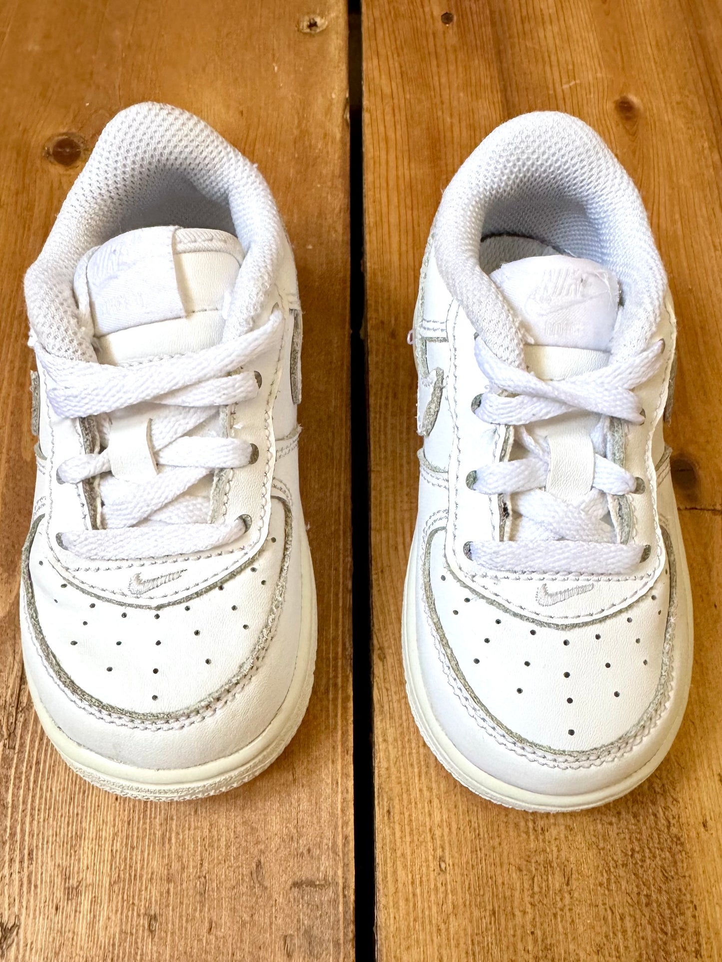 Nike white air force 1 infant trainers. Size UK 5.5. Handpicked for Bee Tiny kids vintage. 