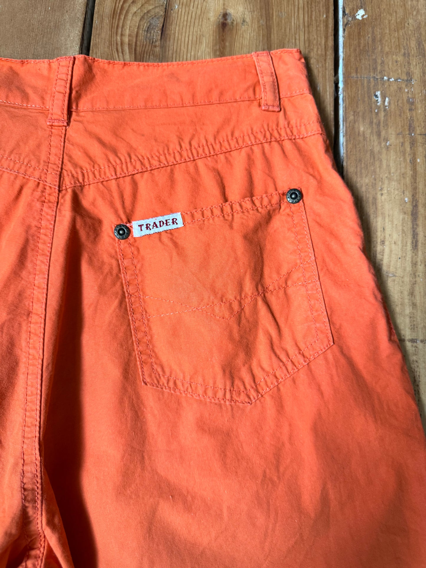 Y2K kids shorts. Vintage orange kids shorts from The Trader Jeans Company. Lightweight Y2K cotton summer shorts in age 10. Handpicked for Bee Tiny kids vintage.