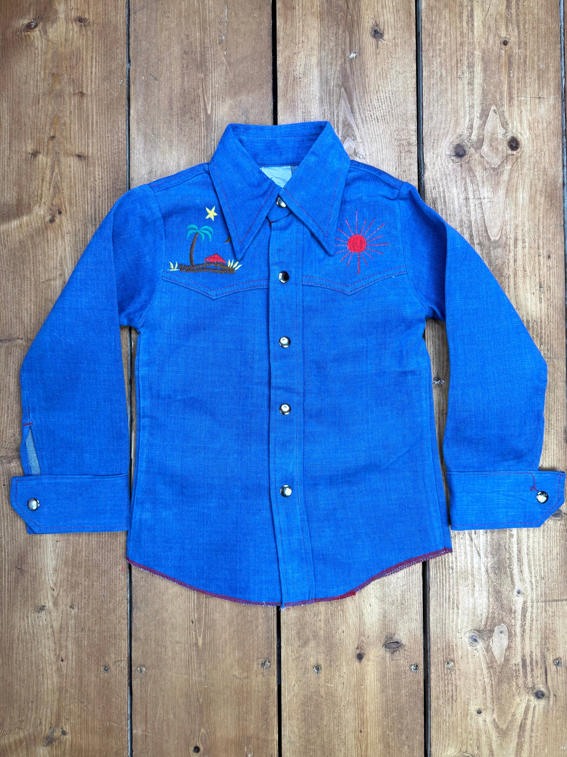 Vintage 70s Cuckoo kids denim 2 piece set with dagger collar. Kids vintage matching set. Age 8-9 years. Handpicked for Bee Tiny kids vintage.