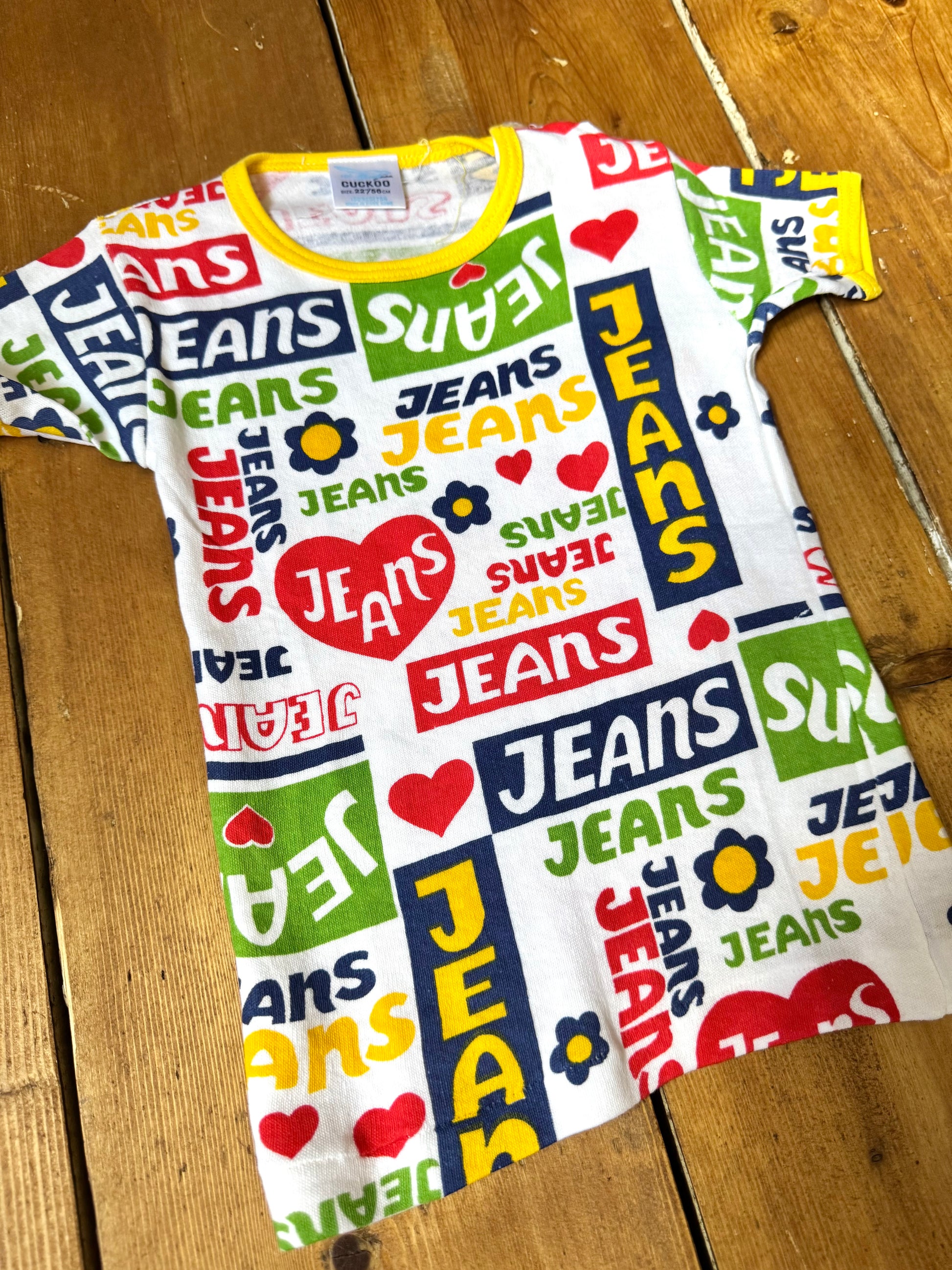 Vintage 90s Cuckoo graphic print t-shirt. A bold little vintage tee packed with 90s and Y2K nostalgia. Age 3 years. Handpicked for Bee Tiny kids vintage.