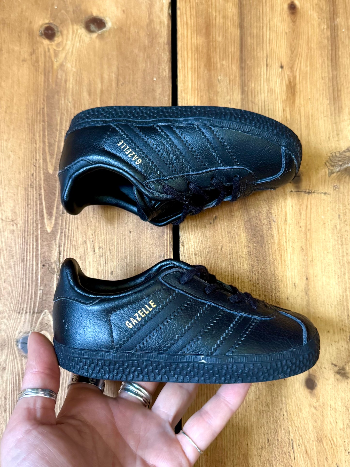 Adidas Gazelle Black Infant Trainers | UK 6