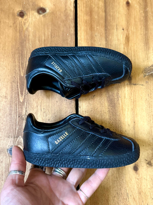 Adidas Gazelle Black Infant Trainers | UK 6