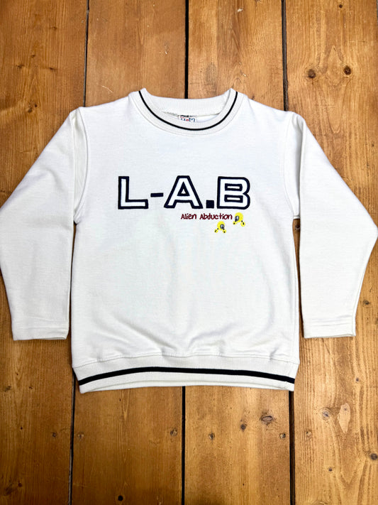 Vintage 90s H&M embroidered white sweatshirt. Age 5-6 years. Handpicked for Bee Tiny kids vintage.