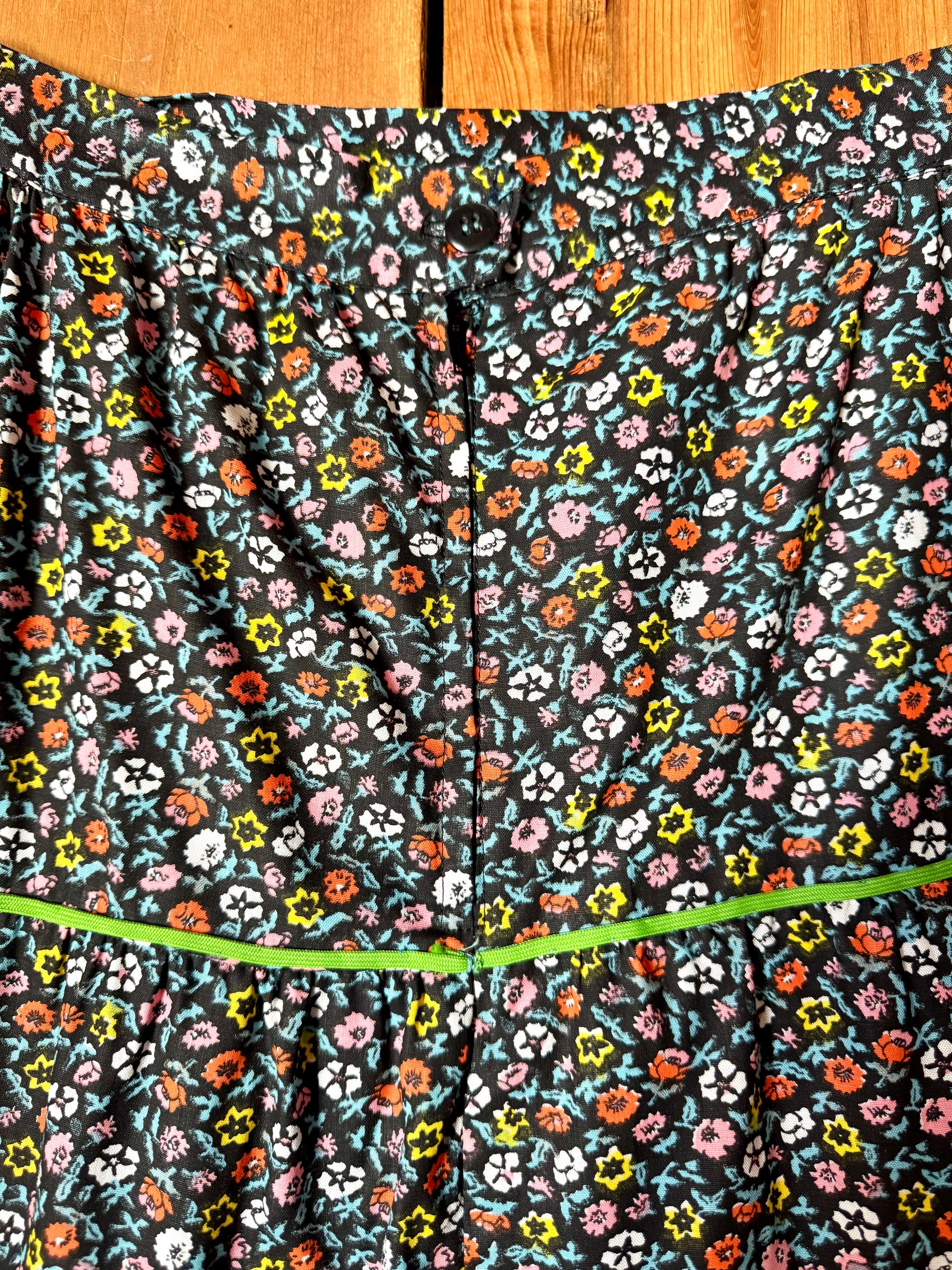 Vintage Italian floral tiered skirt from the late 80s/early 90s with colourful contrast piping and a timeless ditsy print. Handpicked for Bee Tiny kids vintage.