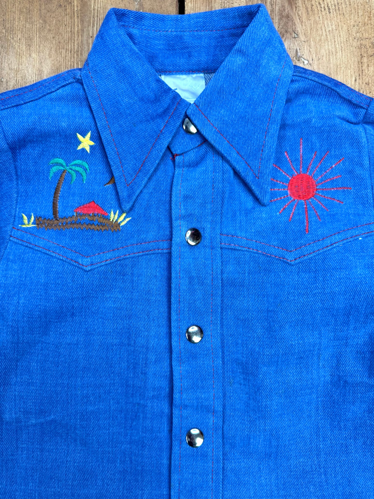 Vintage 70s Cuckoo kids denim 2 piece set with dagger collar. Kids vintage matching set. Age 8-9 years. Handpicked for Bee Tiny kids vintage.