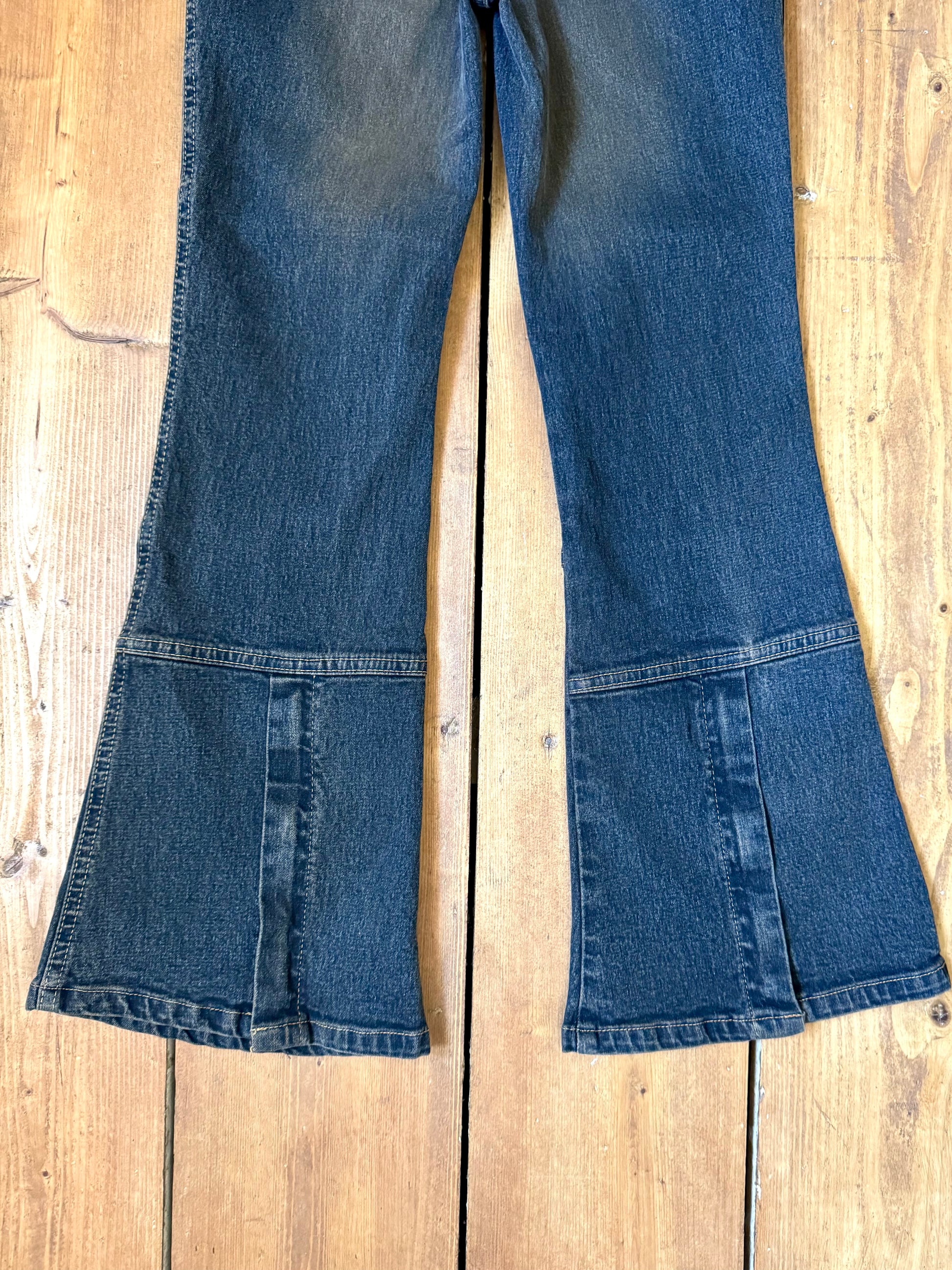 Italian Y2K vintage girls jeans. Age 10 years. Handpicked for Bee Tiny kids vintage.