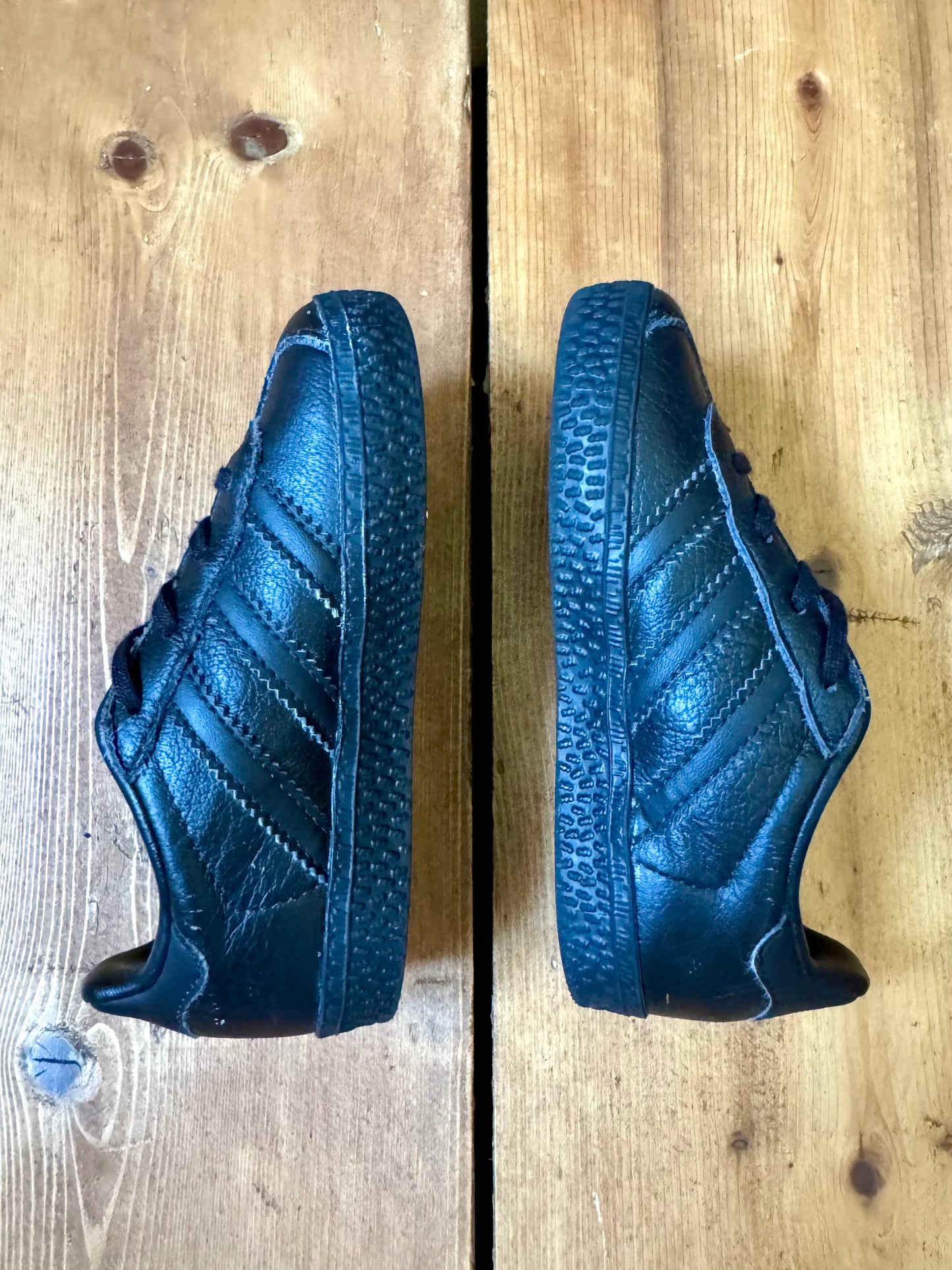 Adidas Gazelle Black Infant Trainers | UK 6