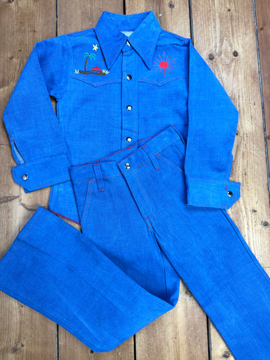 Vintage 70s Cuckoo kids denim 2 piece set with dagger collar. Kids vintage matching set. Age 8-9 years. Handpicked for Bee Tiny kids vintage.