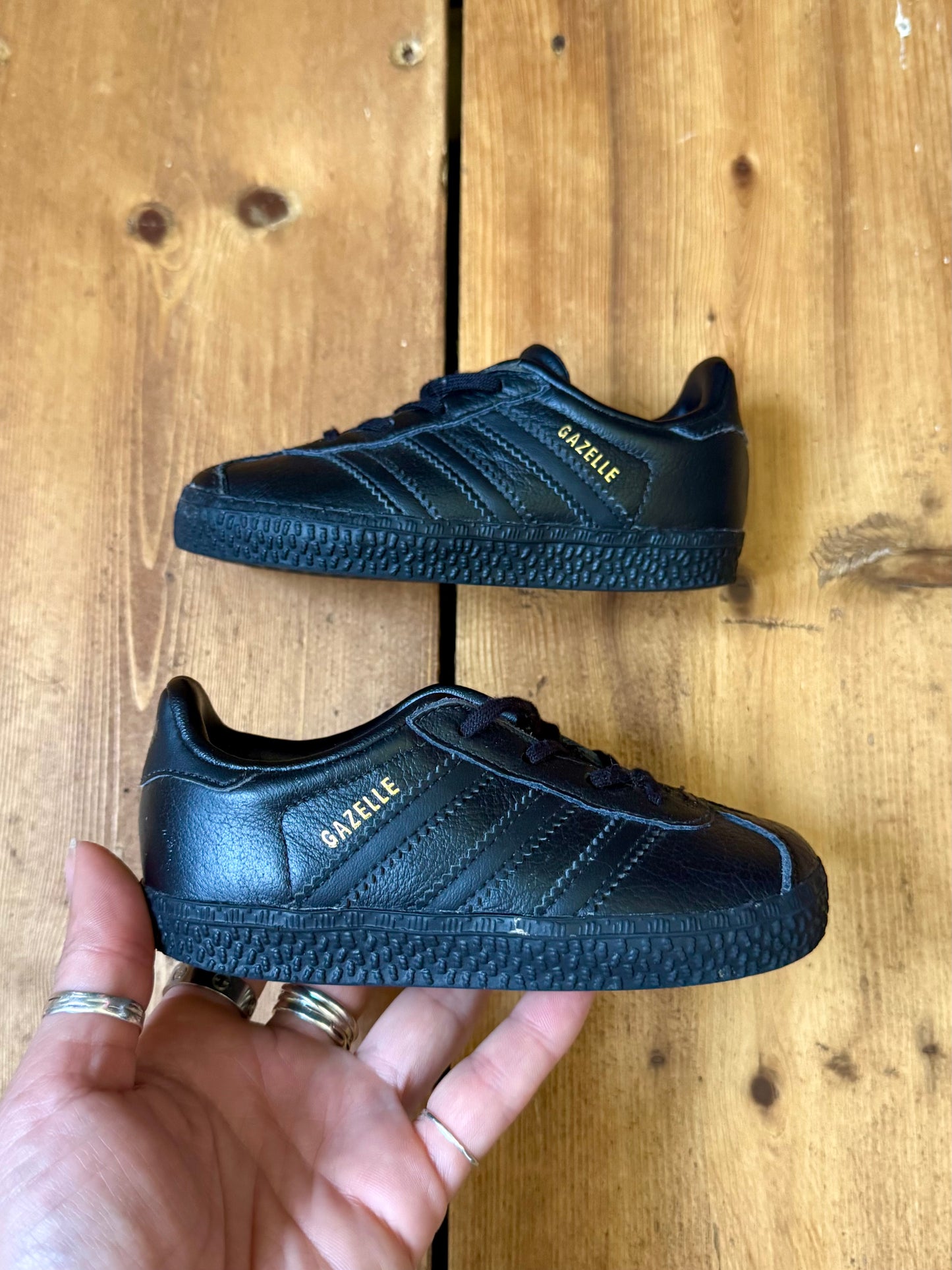 Adidas Gazelle Black Infant Trainers | UK 6
