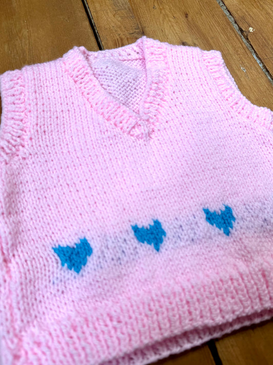 Handknitted pink kids sweater vest with a heart design. Age 1 year. Handpicked for Bee Tiny kids vintage. 