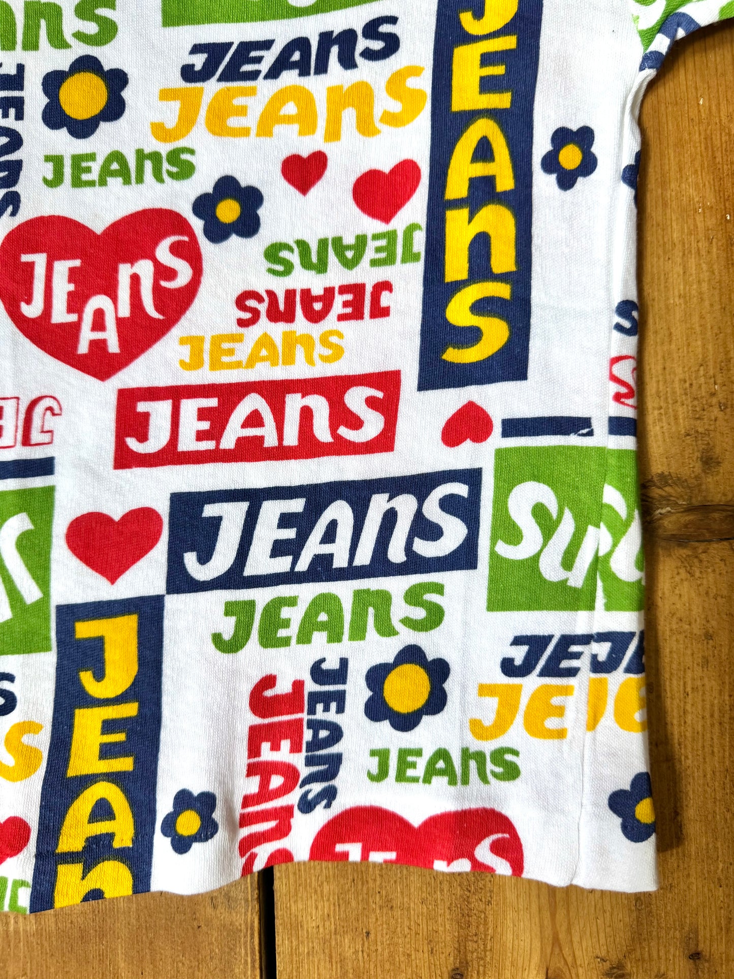 Vintage 90s Cuckoo graphic print t-shirt. A bold little vintage tee packed with 90s and Y2K nostalgia. Age 3 years. Handpicked for Bee Tiny kids vintage.
