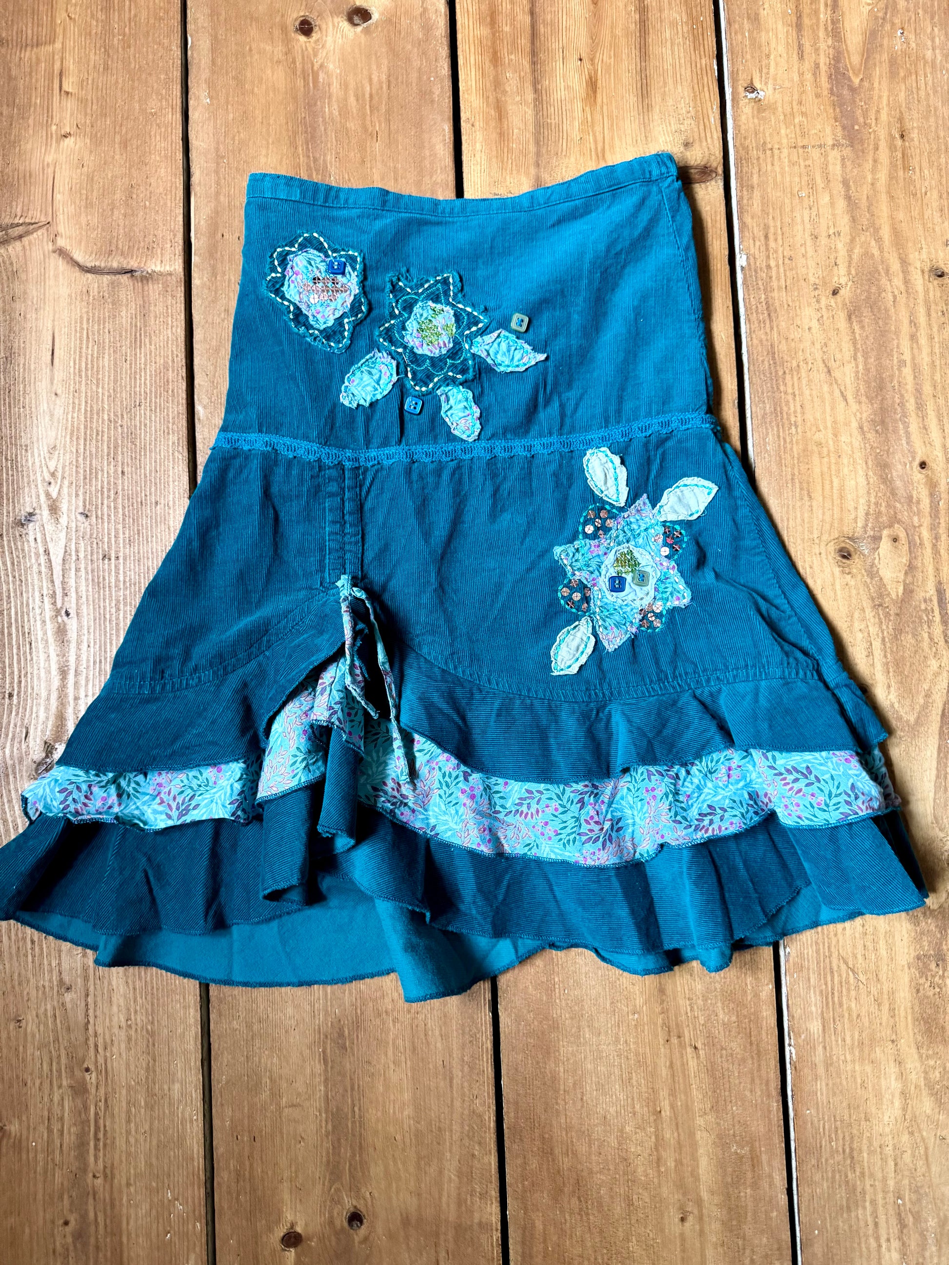 Teal corduroy childrens skirt age 4 years. Handpicked for Bee Tiny kids vintage.