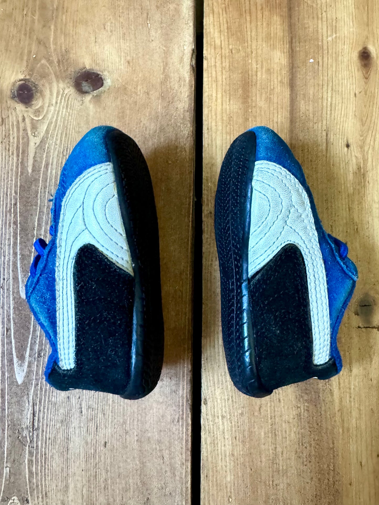 Vintage Y2K baby puma speed cat suede trainers. Size UK 1. Handpicked for Bee Tiny kids vintage.
