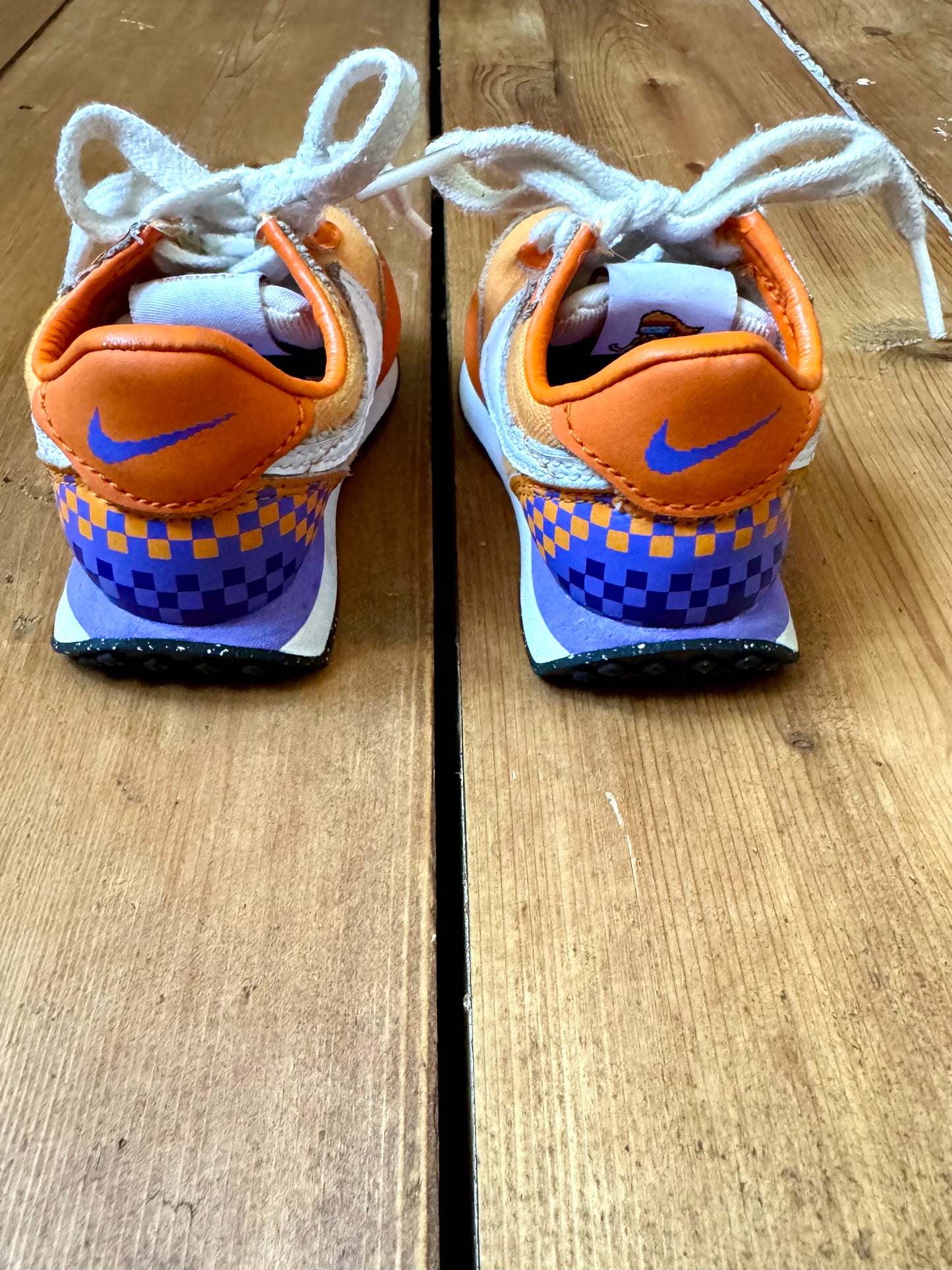 Nike player one Wally Waffle orange and purple infant trainers. Size UK 3.5. Handpicked for Bee Tiny kids vintage. 
