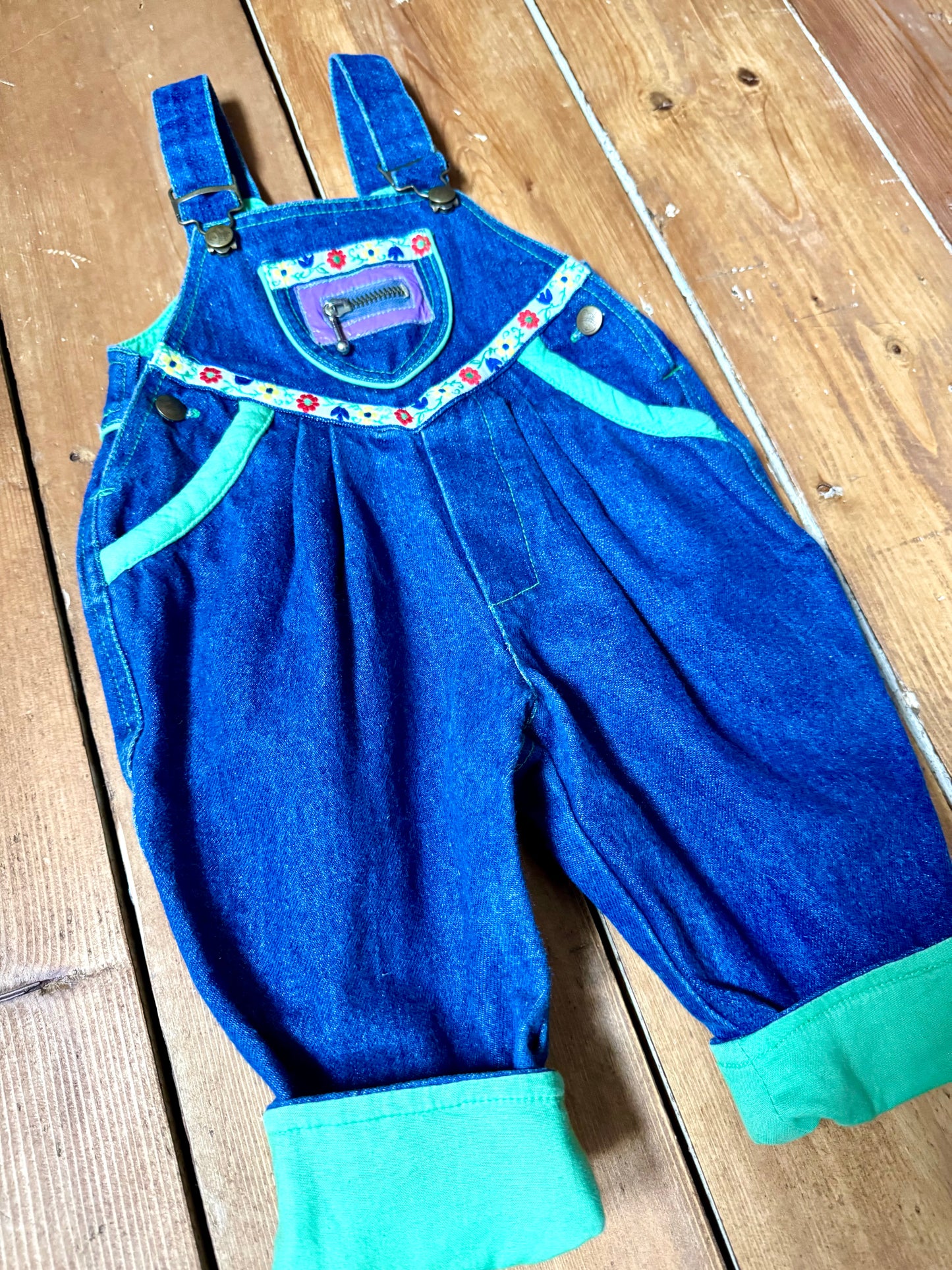 Vintage 80s kids dungarees. Vintage denim dungarees. Vintage baby dungarees. Handpicked for Bee Tiny kids vintage.