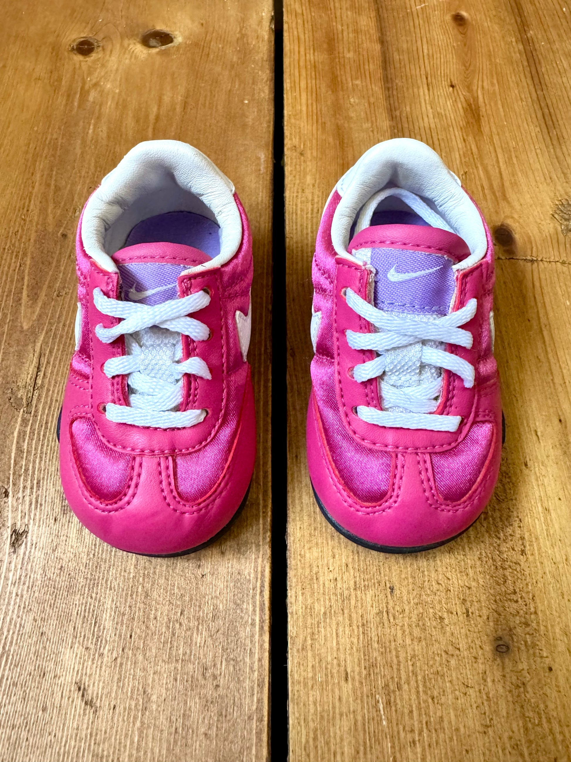 Rare Nike Sprint Sisters pink infant trainers. Size UK 2. Handpicked for Bee Tiny kids vintage. 