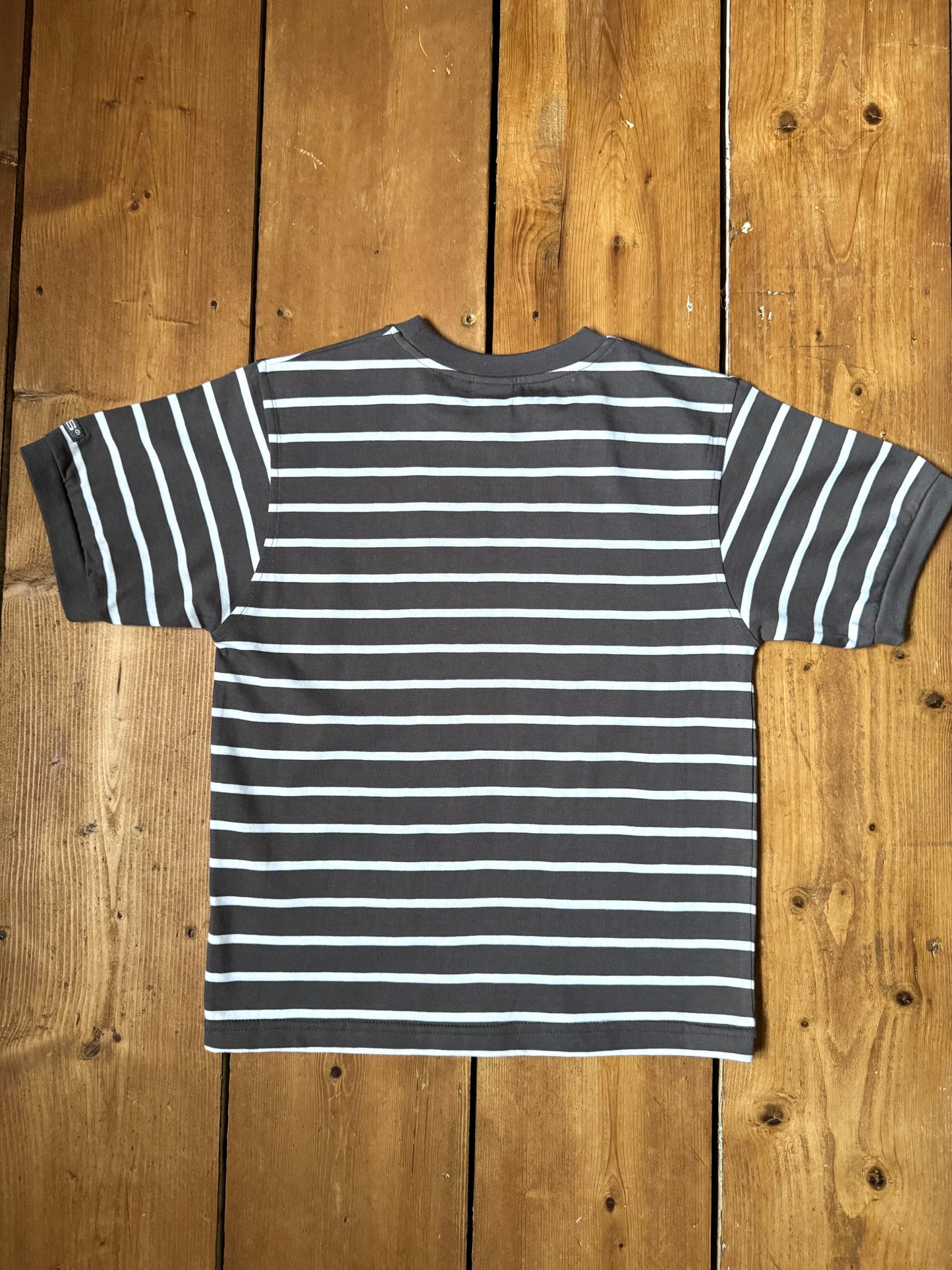 Vintage 90s kids striped t-shirt. 100% cotton age 6 years. Handpicked for Bee Tiny kids vintage.