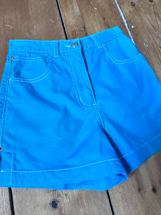 Vintage Y2K blue kids shorts from Items. Lightweight cotton summer shorts in age 10, perfect for holidays and everyday wear. Handpicked for Bee Tiny kids vintage.
