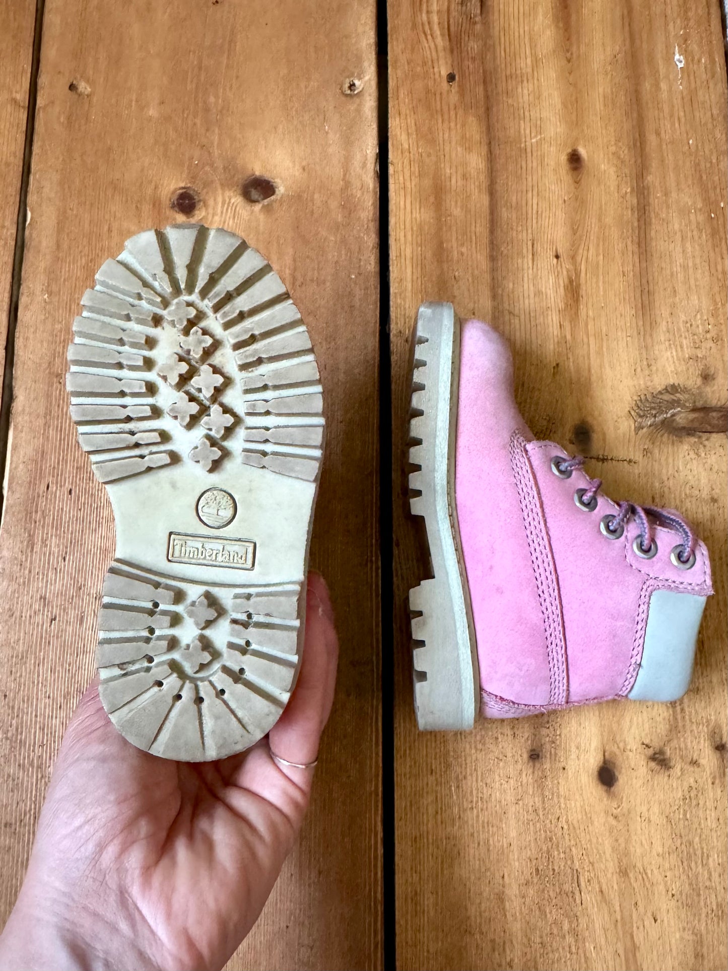 Timberland 6-inch pink nubuck infant boots. size UK 6. Handpicked for Bee Tiny kids vintage.