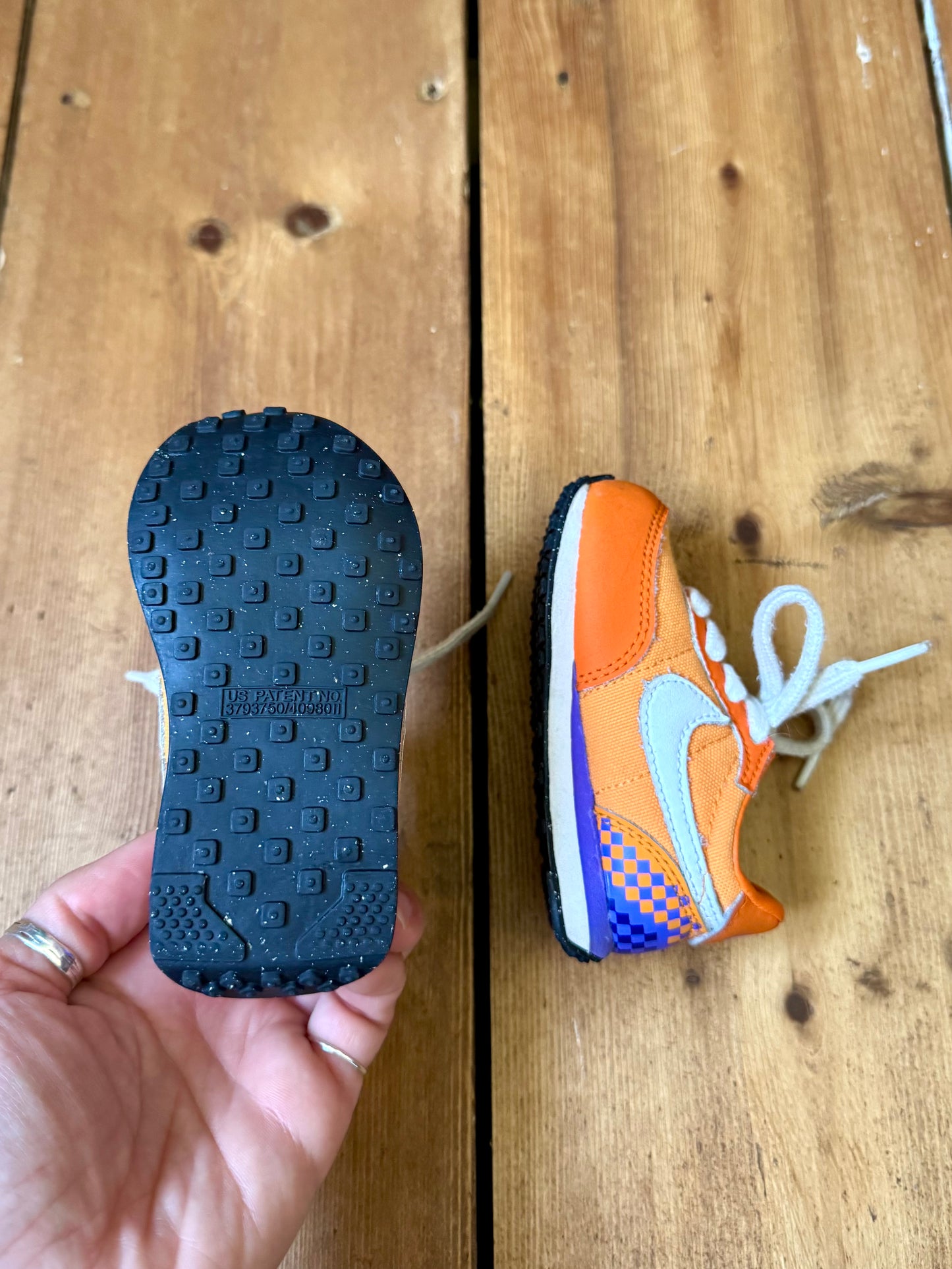 Nike player one Wally Waffle orange and purple infant trainers. Size UK 3.5. Handpicked for Bee Tiny kids vintage. 