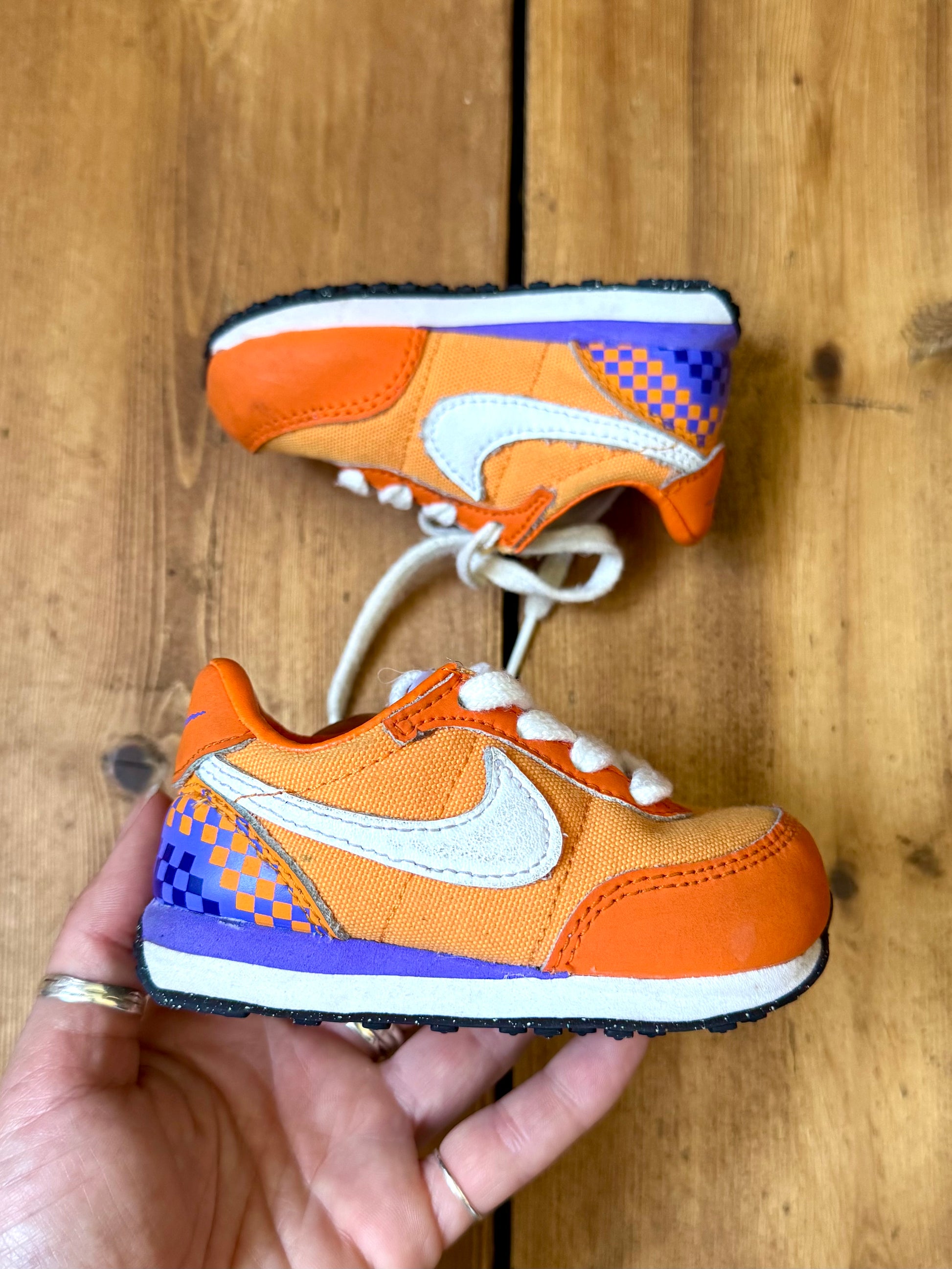 Nike player one Wally Waffle orange and purple infant trainers. Size UK 3.5. Handpicked for Bee Tiny kids vintage. 