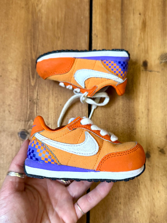 Nike player one Wally Waffle orange and purple infant trainers. Size UK 3.5. Handpicked for Bee Tiny kids vintage. 