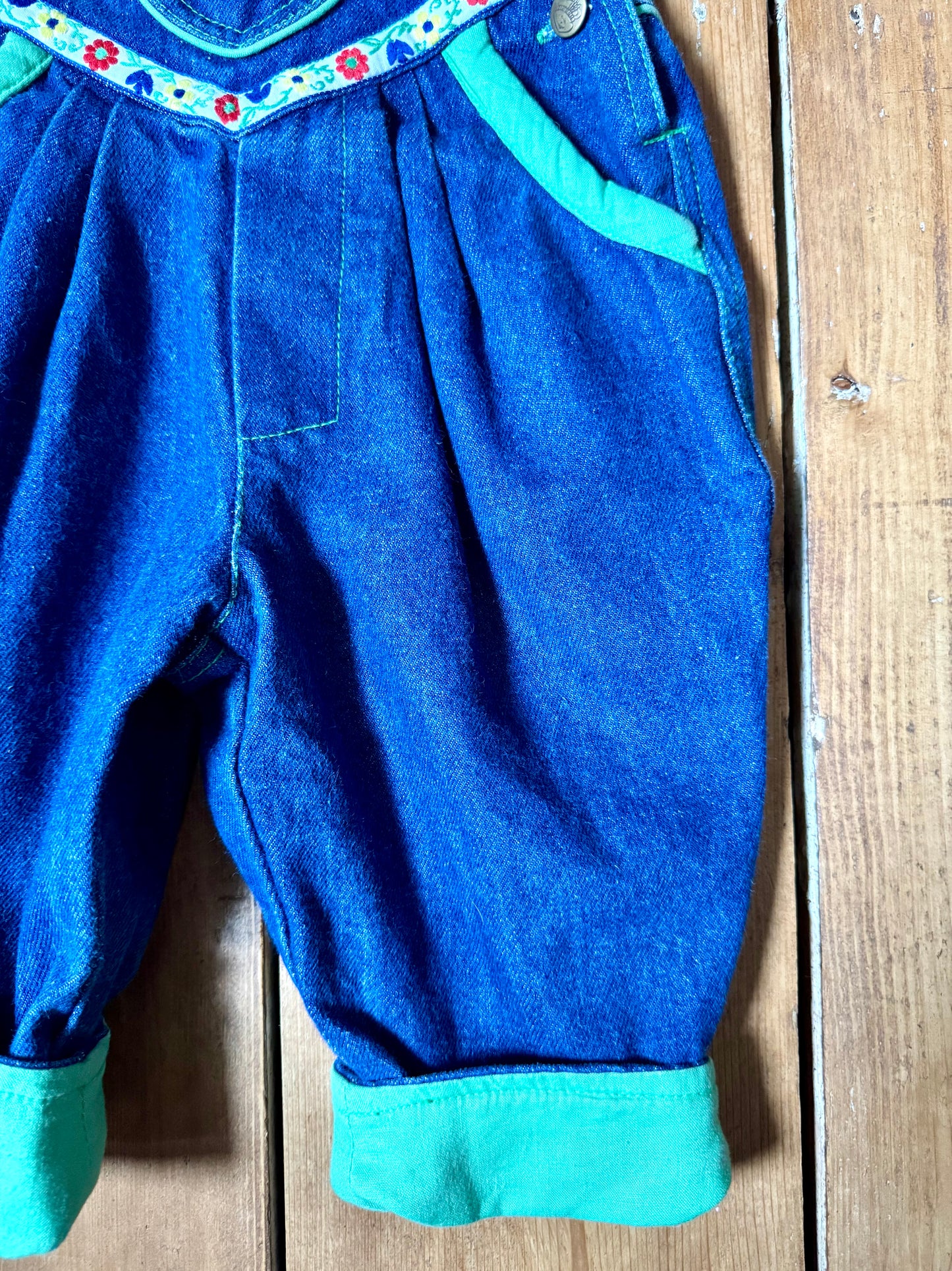 Vintage 80s kids dungarees. Vintage denim dungarees. Vintage baby dungarees. Handpicked for Bee Tiny kids vintage.