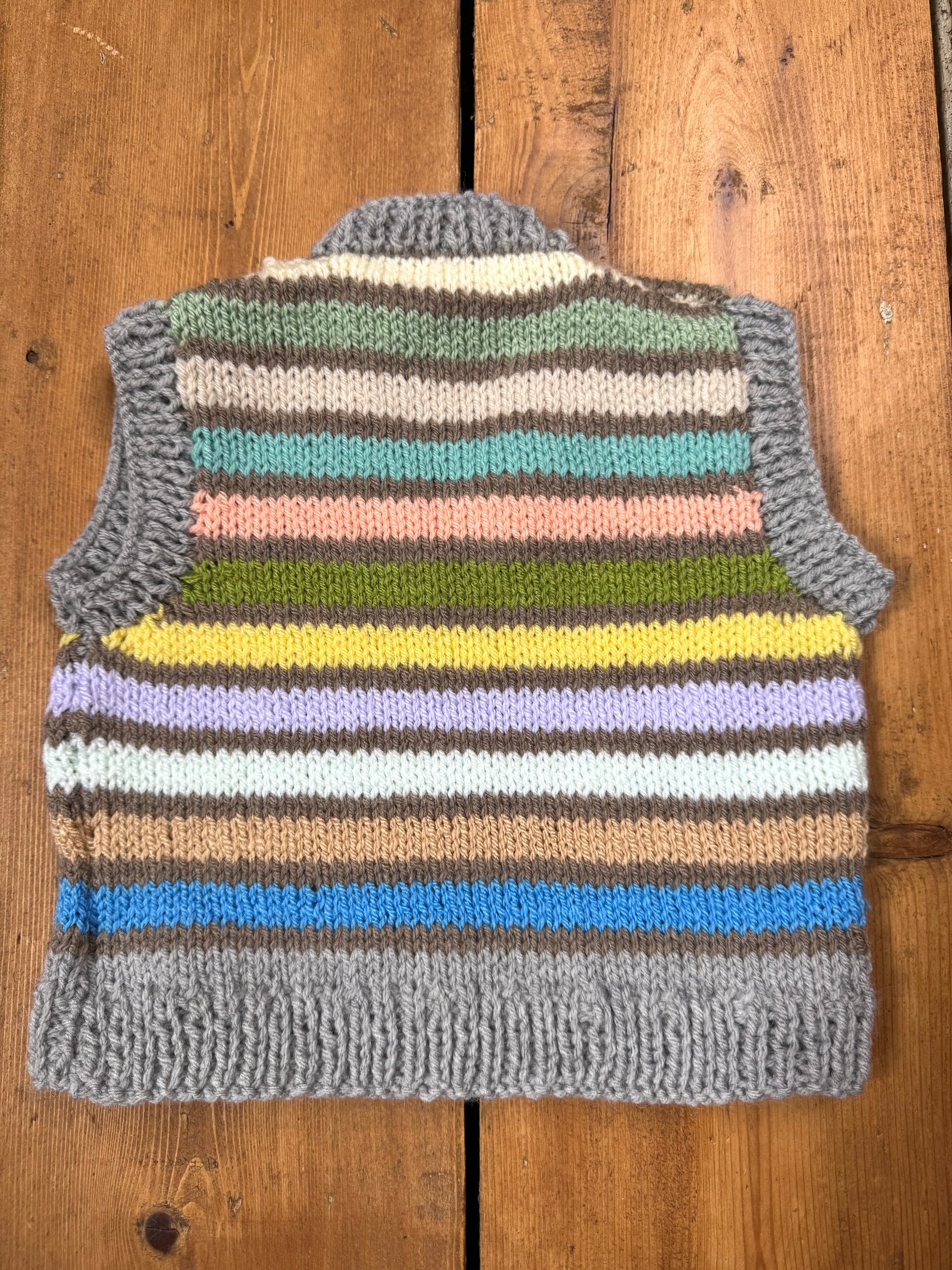 Handknitted pastel striped kids sweater vest. Age 1 year. Handpicked for Bee Tiny kids vintage. 