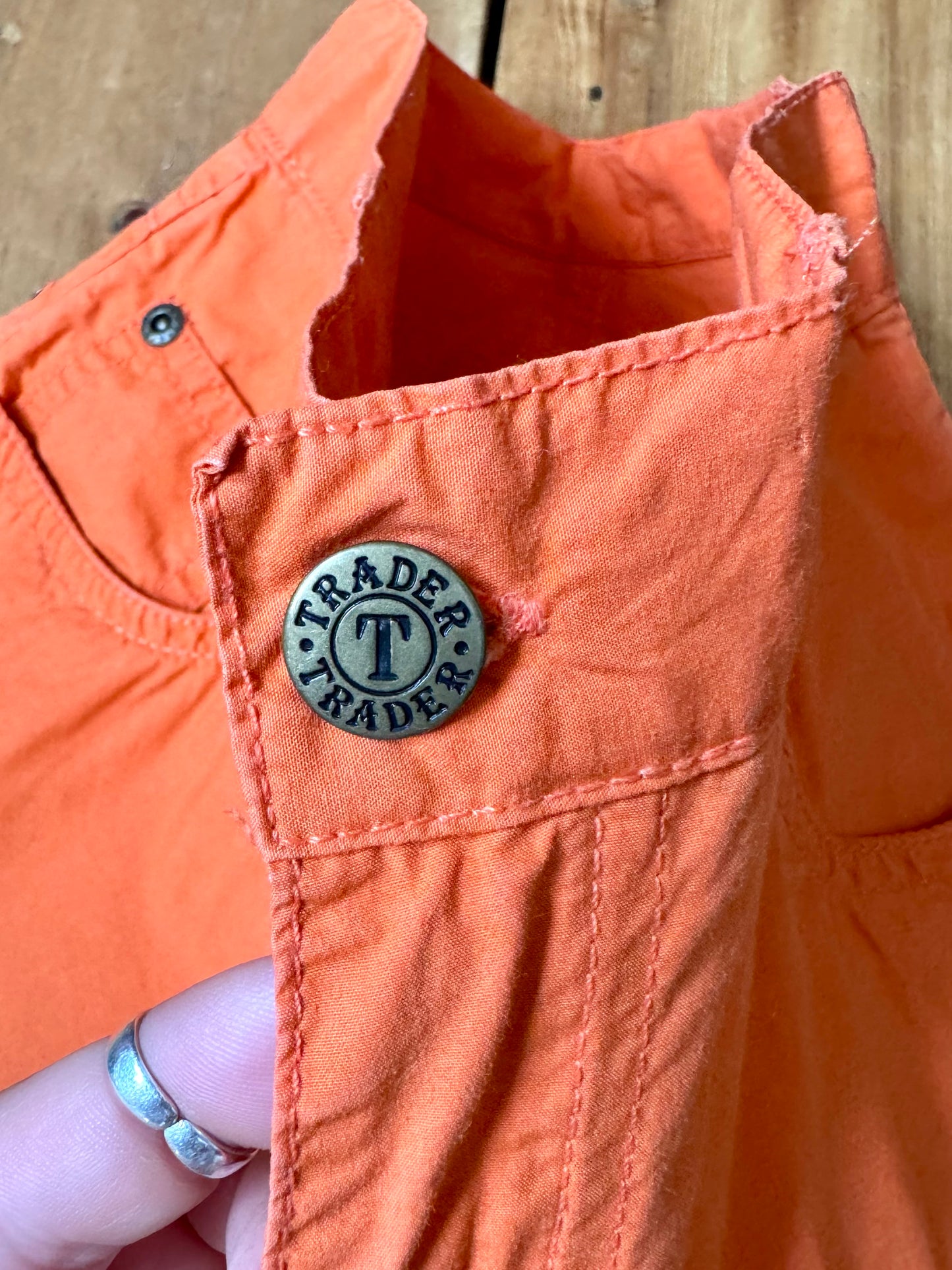 Vintage Y2K Trader Orange Shorts | 10 Years