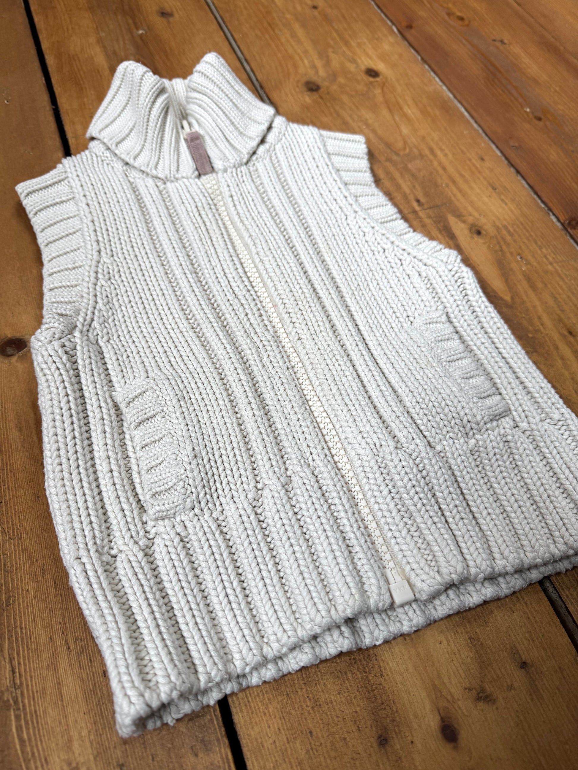 Vintage Y2K cream kids knitted gilet handpicked for Bee Tiny