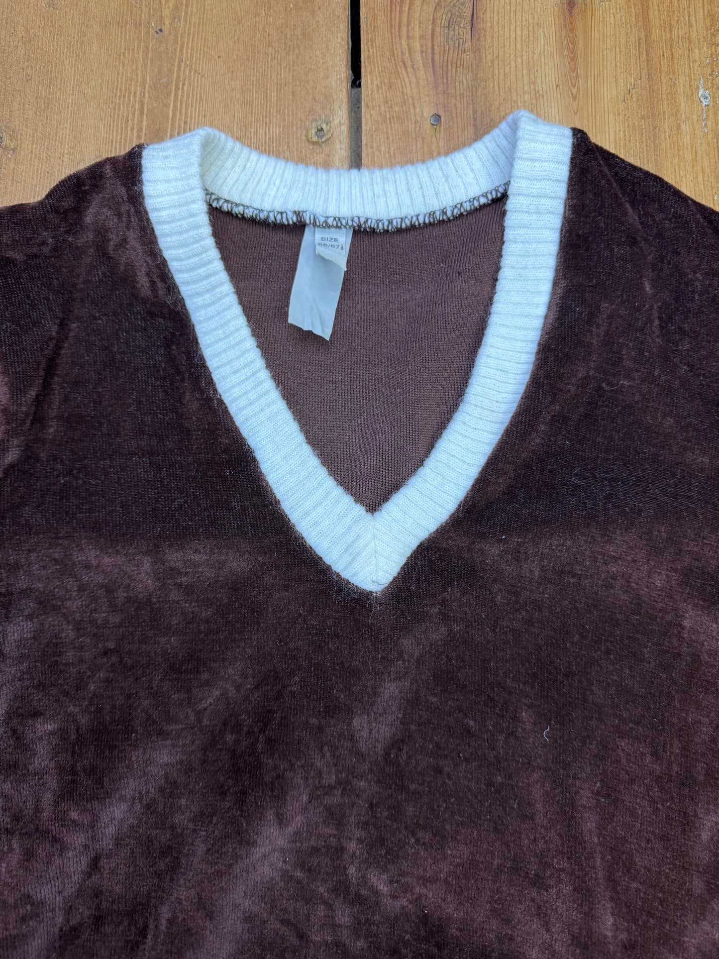 Vintage 90s Velvet Sweatshirt in Chocolate Brown | 6-7 Years