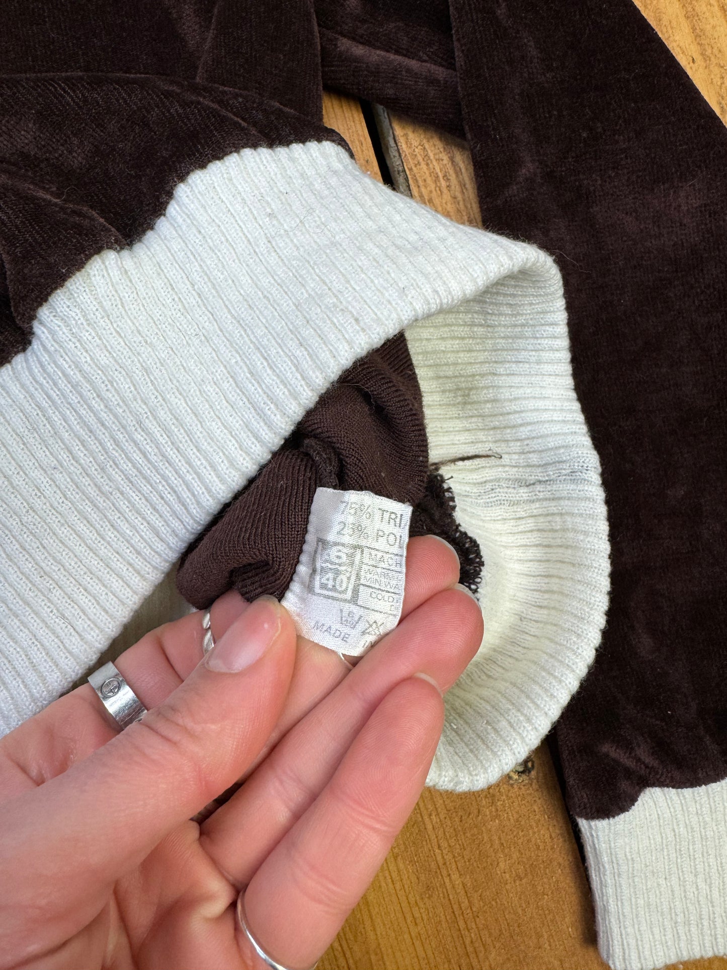 Vintage 90s Velvet Sweatshirt in Chocolate Brown | 6-7 Years