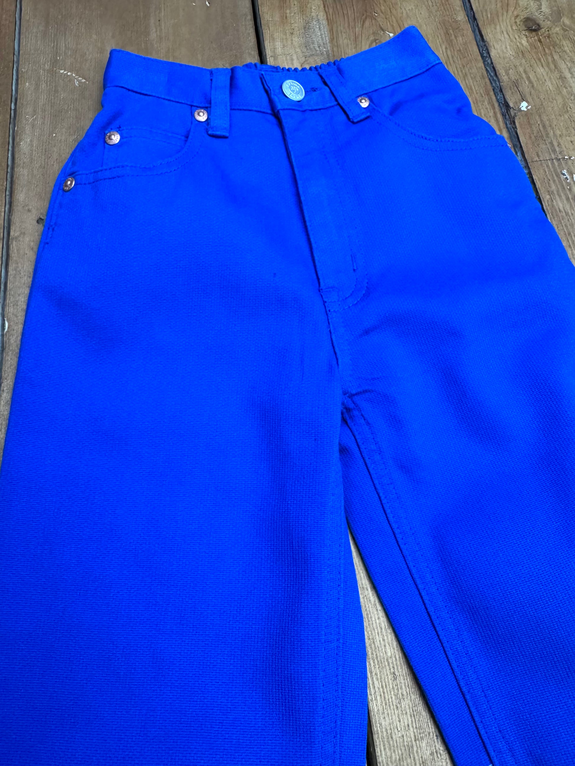 Y2K blue kids jeans age 5. Handpicked for Bee Tiny kids vintage.